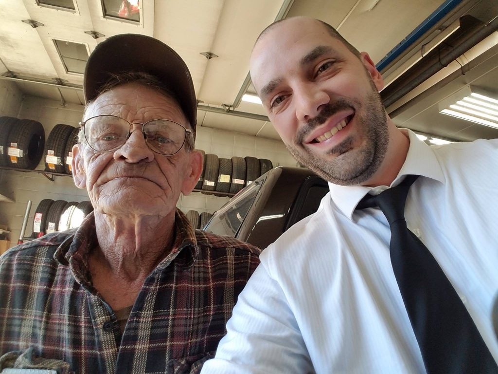 Mechanic Does Something Truly Remarkable For Man On The Way To Funeral